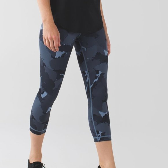 lululemon athletica Pants - Lululemon Wunder Under Crop II *Full-On Luon Palm Party Blue Denim Black 8